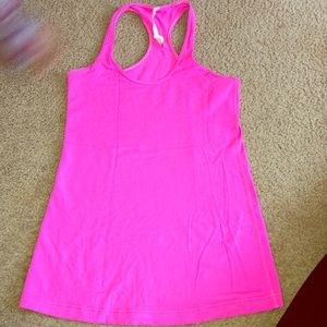 Lululemon women’s size 6 fitted tank